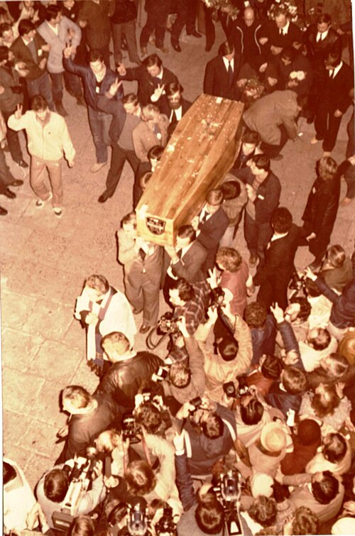 File:Funeral Popieluszko Europeana (12).jpg